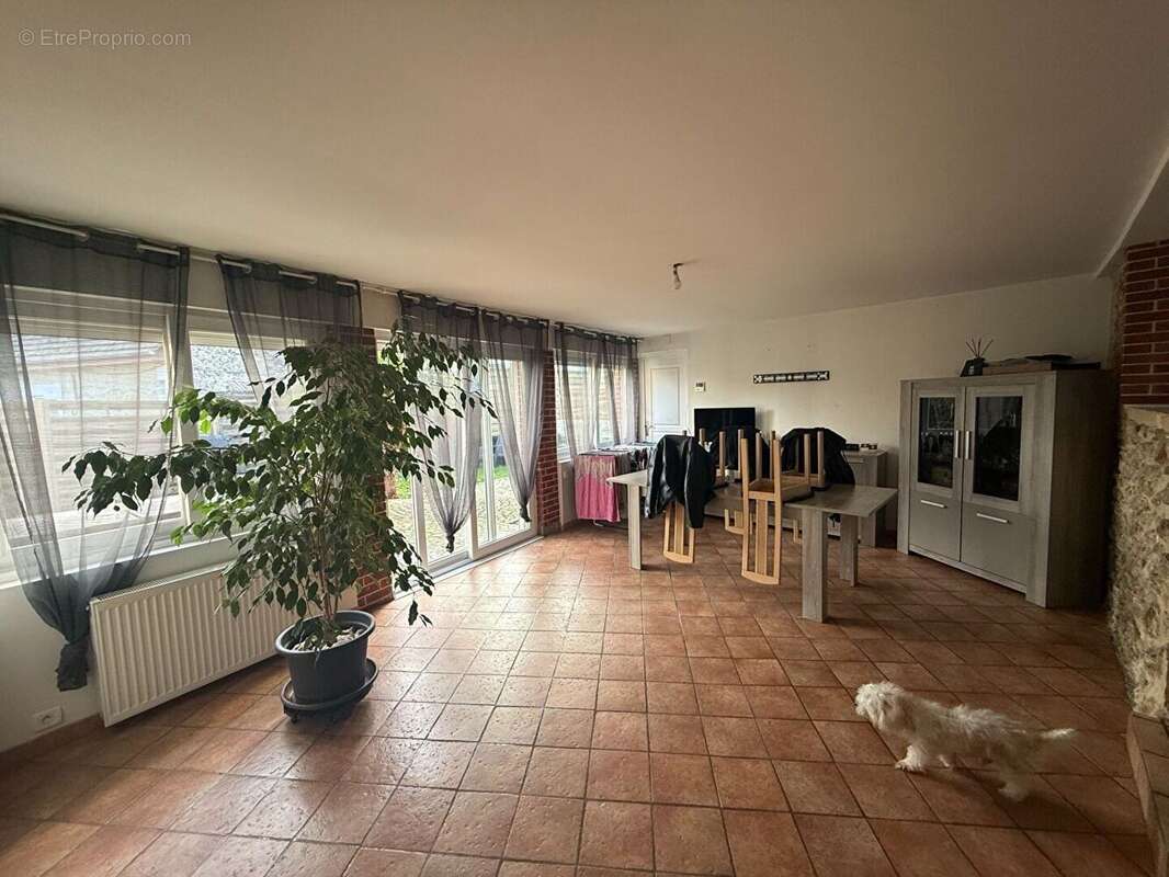 Maison 6 pièce(s) 143 m2 - photo 2
