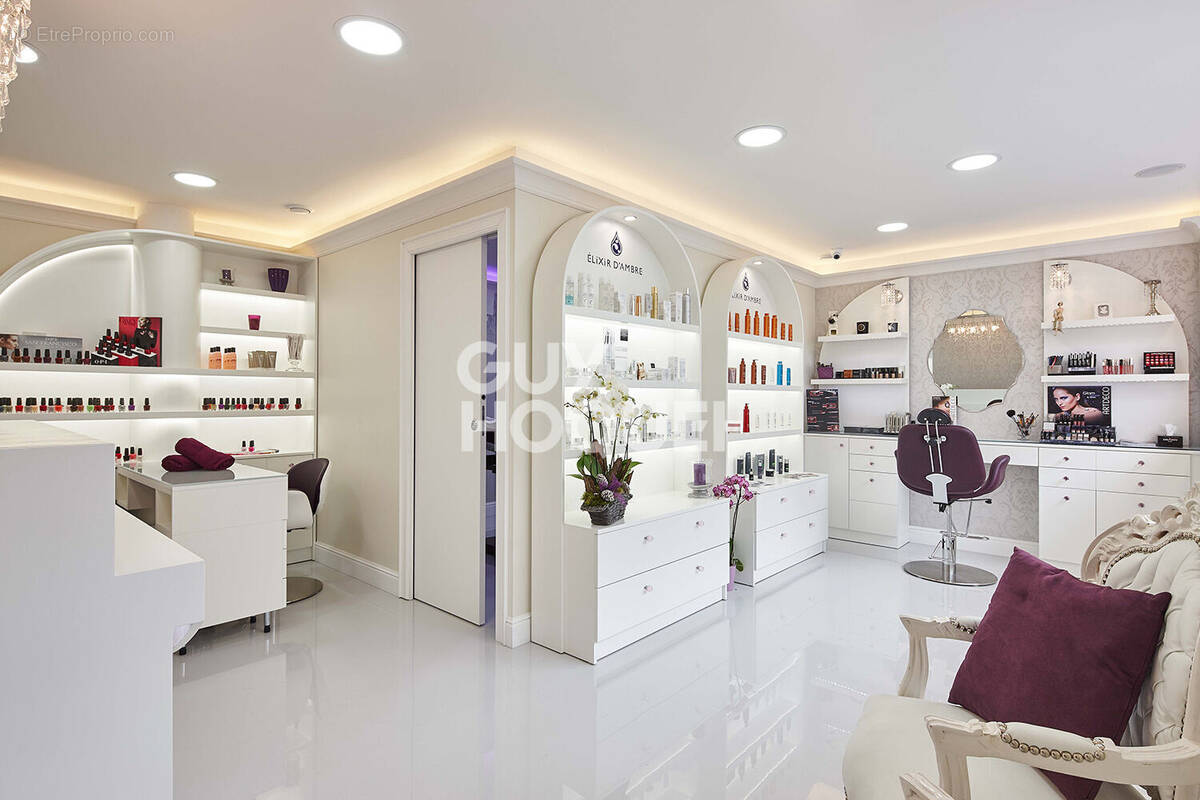 Commerce à FONTENAY-TRESIGNY