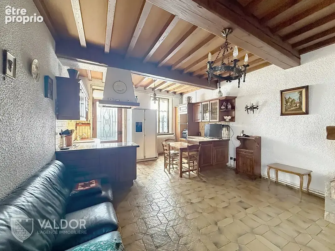 Deux logements et un garage à Montmerle S/S - photo 10