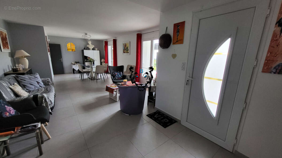 Maison à LES ISSAMBRES