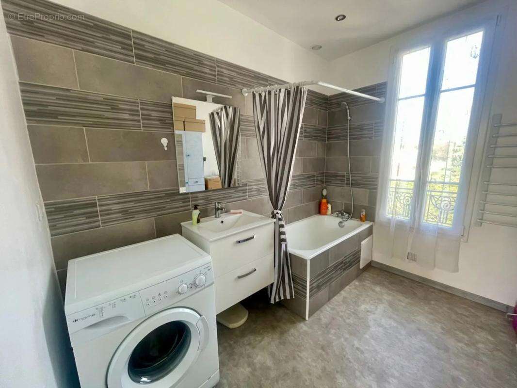 Appartement à SARTROUVILLE