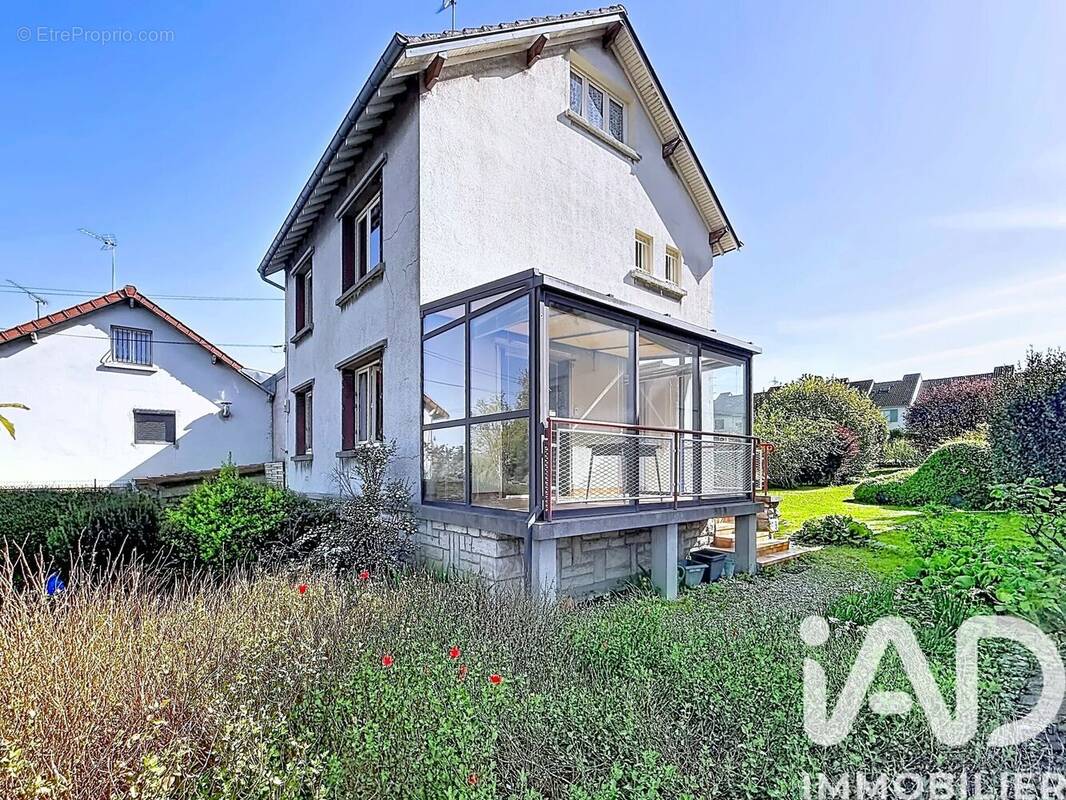 Photo 1 - Maison à VILLETANEUSE