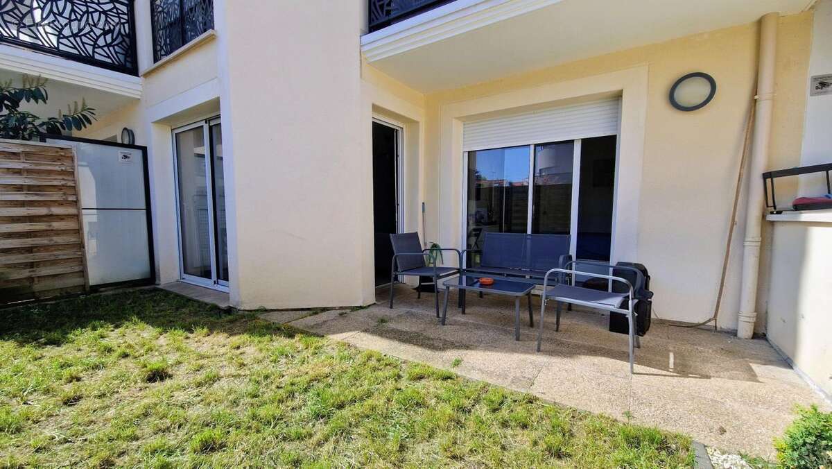 Appartement 2 pièces avec jardin privatif et terrasse À Vendre - photo 6