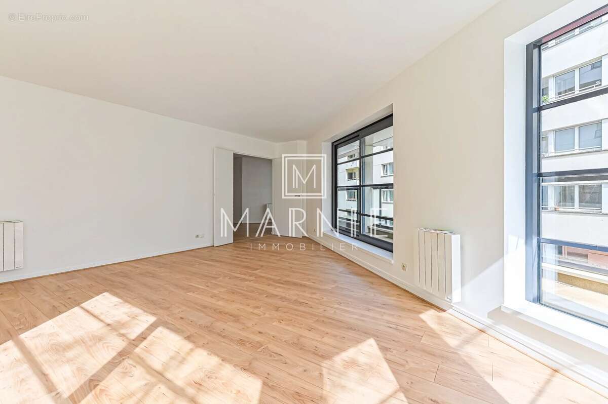 Appartement à PARIS-15E