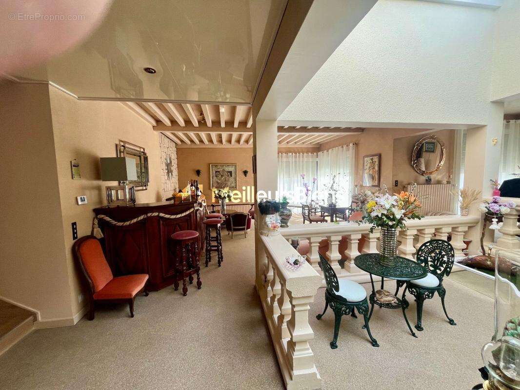 Maison à SURY-LE-COMTAL