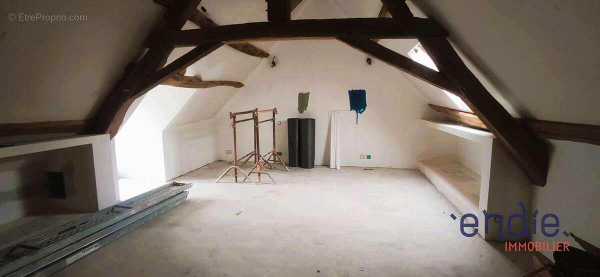 Maison à BETZ-LE-CHATEAU