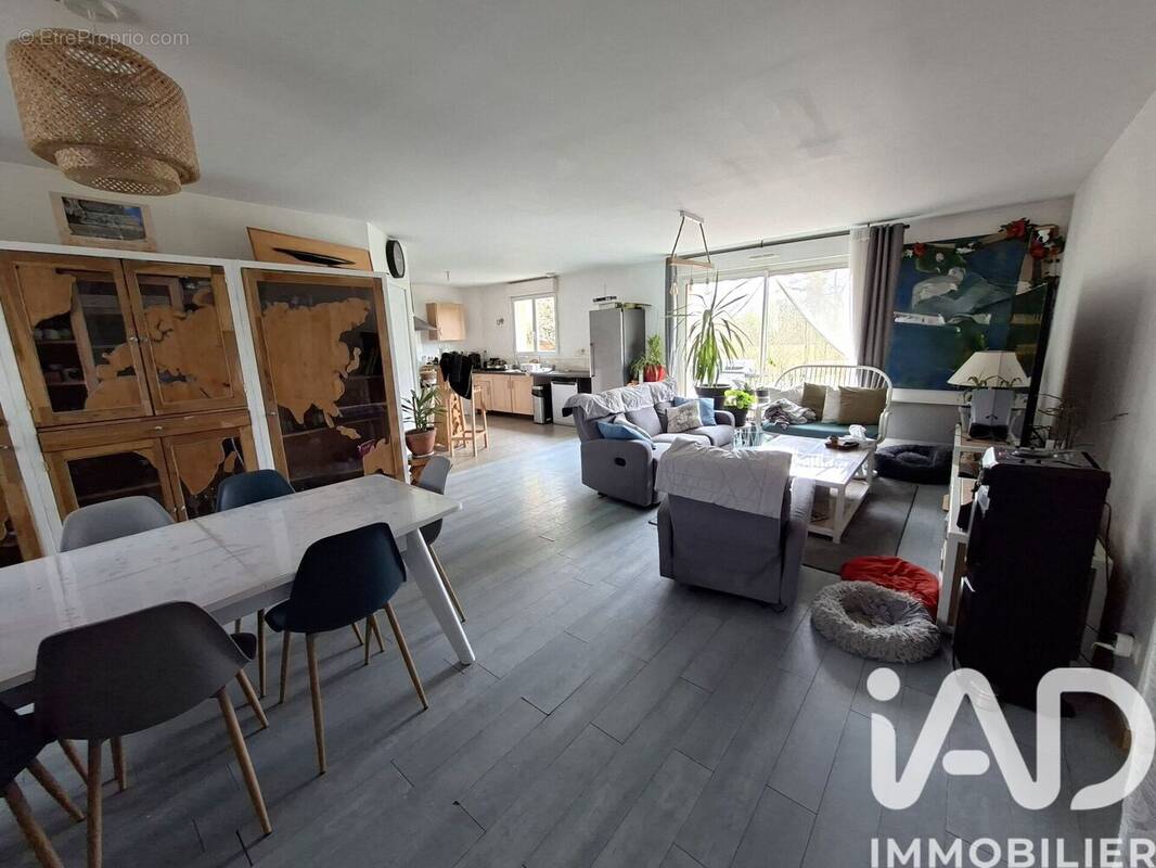 Photo 1 - Maison à ALLONNES