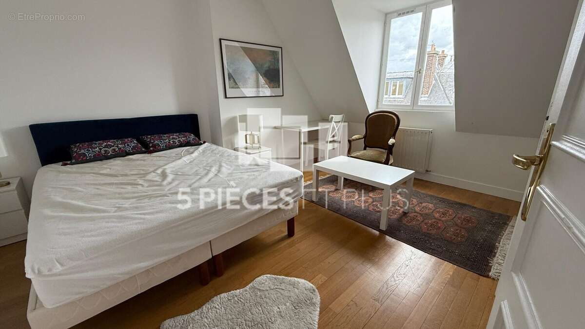 Appartement à PARIS-8E