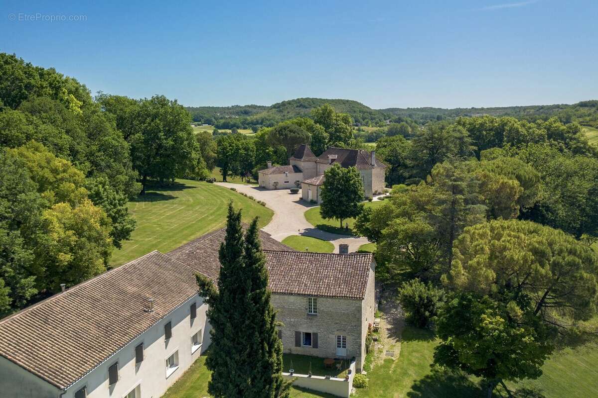 Maison à MONTCUQ