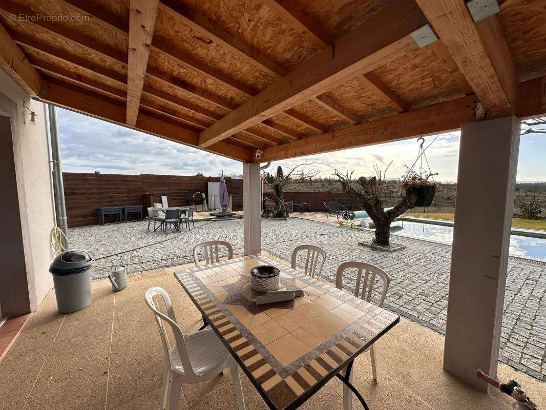 Maison à LABLACHERE