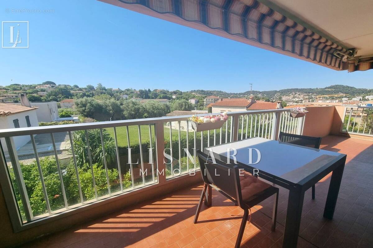 Appartement à VALLAURIS