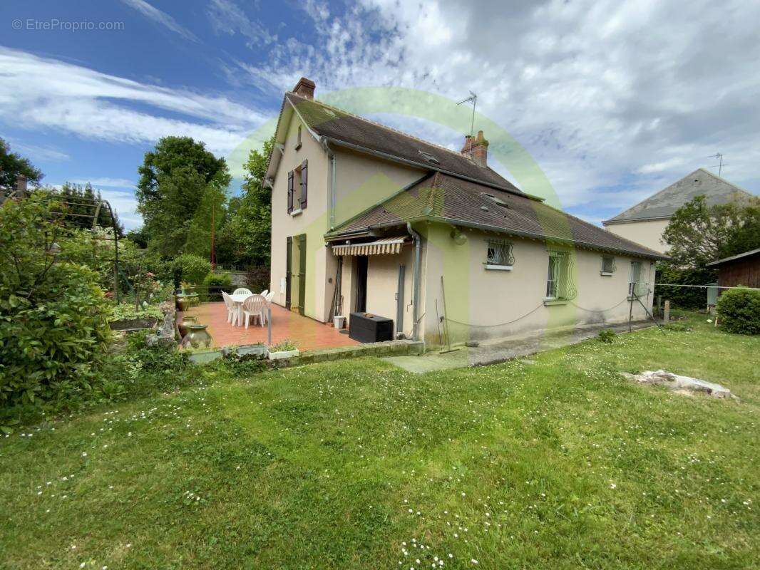 Maison à GENOUILLAC