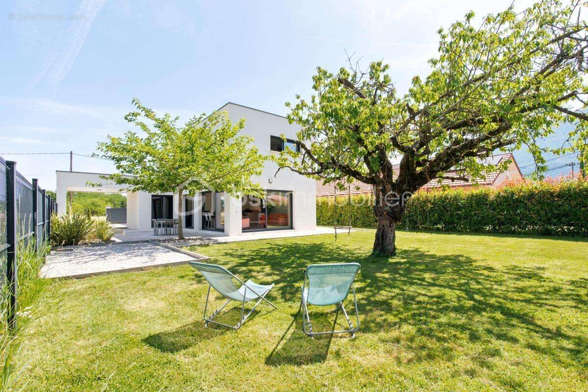 Maison contemporaine dans un cadre idylique - photo 2