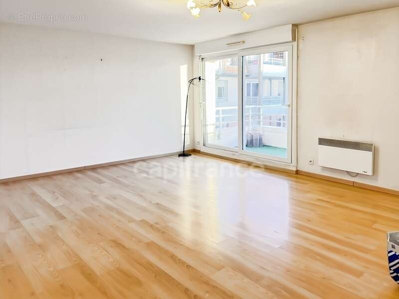 Appartement à SAINT-MARTIN-BOULOGNE