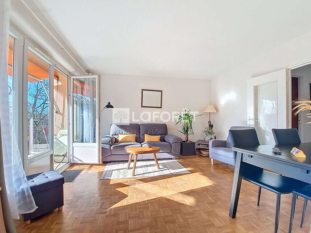 Appartement à VERNEUIL-SUR-SEINE