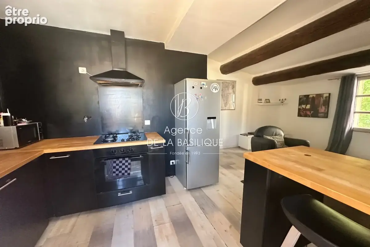 Commerce à vendre à Saint-Maximin-La-Sainte-Baume (83470) - photo 1