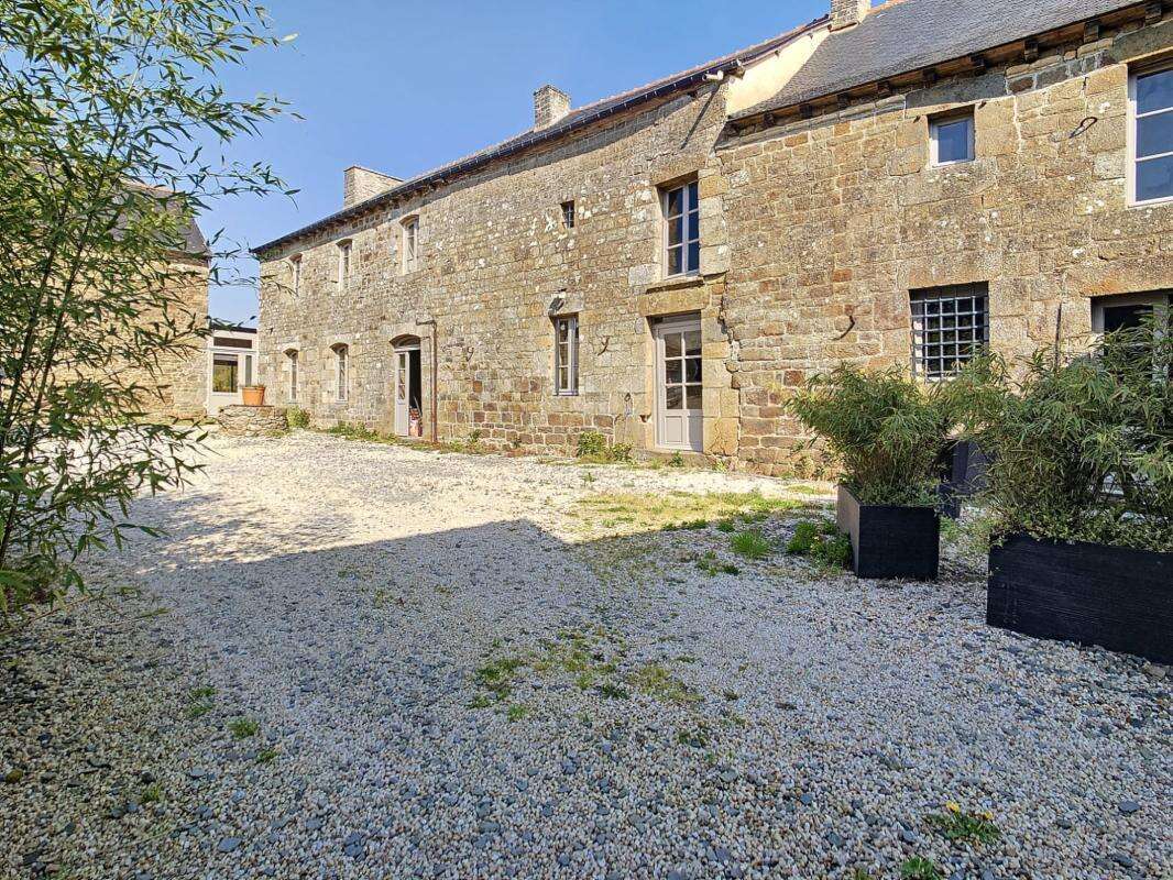 Maison à LES IFFS