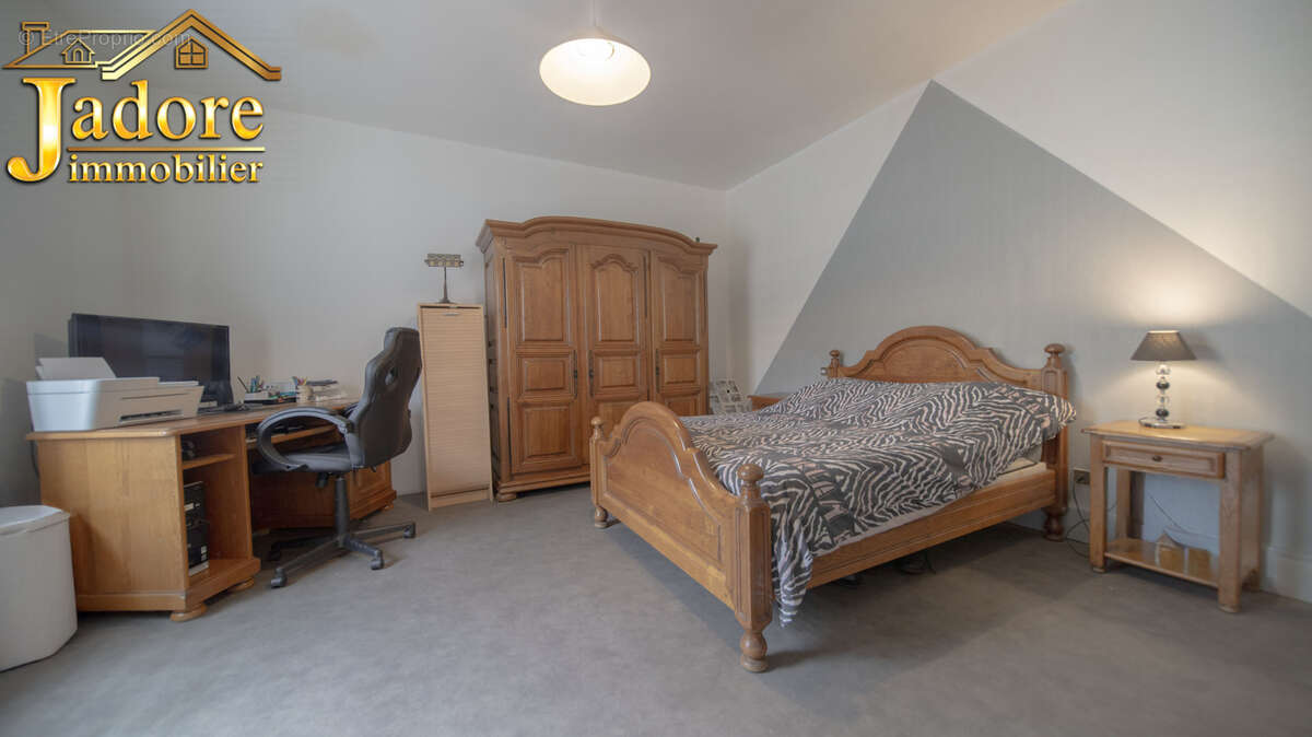 Ensemble immobilier entierement renove - photo 5