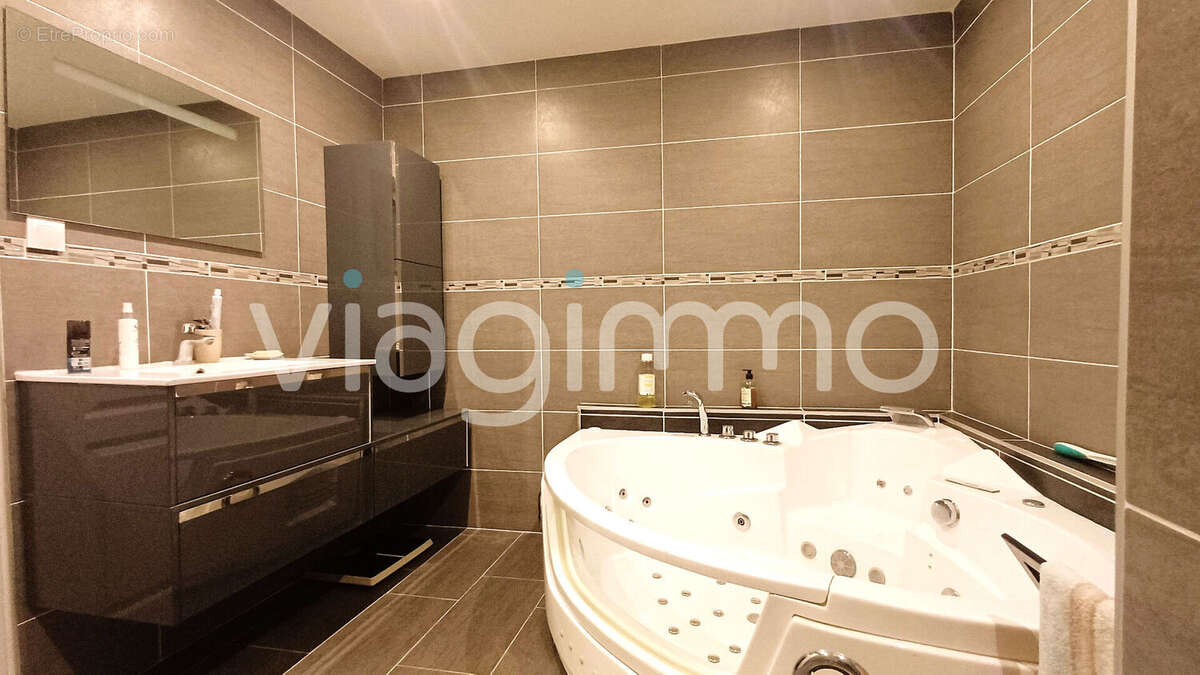 Maison à SAINT-MARTIN-D&#039;HERES