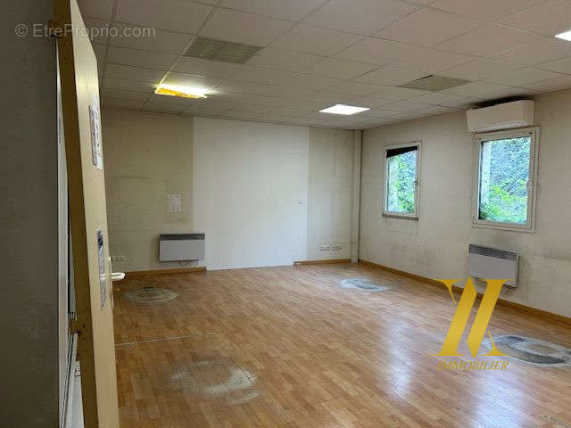 Commerce à MONTESSON