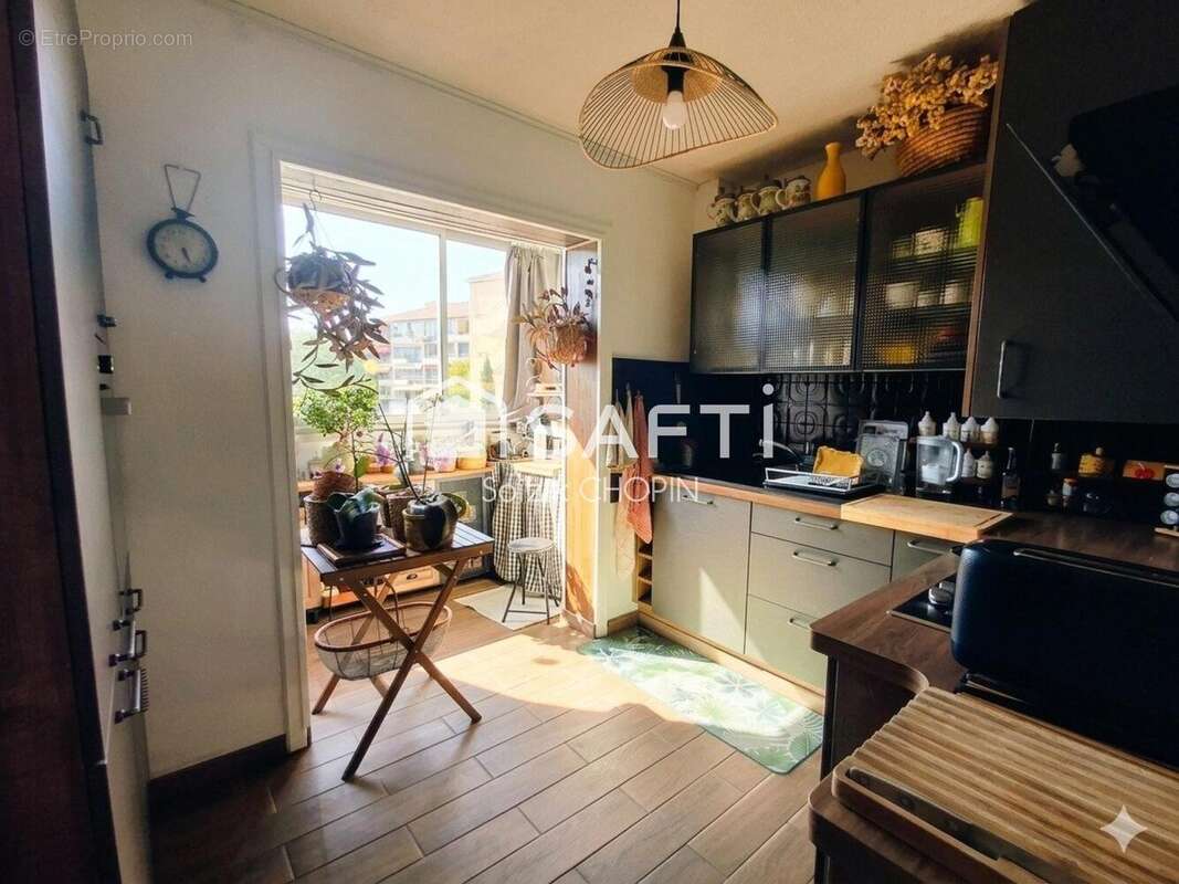 Appartement 77 m² à La Seyne-Sur-Mer  - photo 2