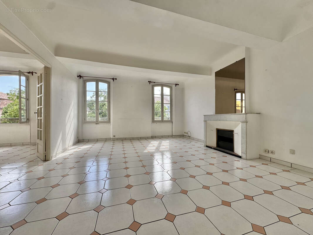 Appartement à HYERES