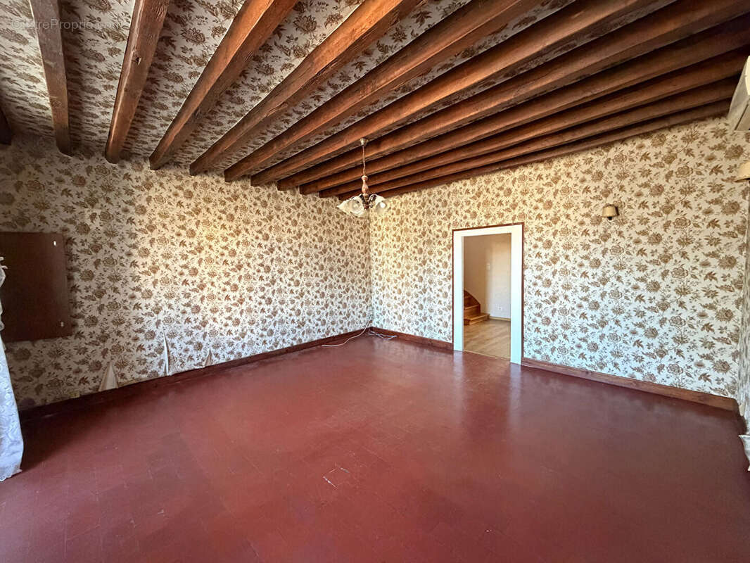 Maison à LA CHAPELLE-SAINT-URSIN