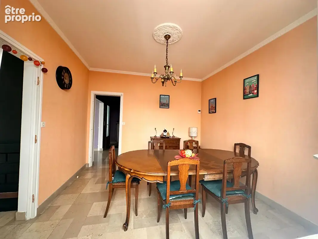 AUBIGNY-SUR-NÈRE  Maison familiale 135 m²  4 chambres Véranda  Sous-sol complet - photo 7