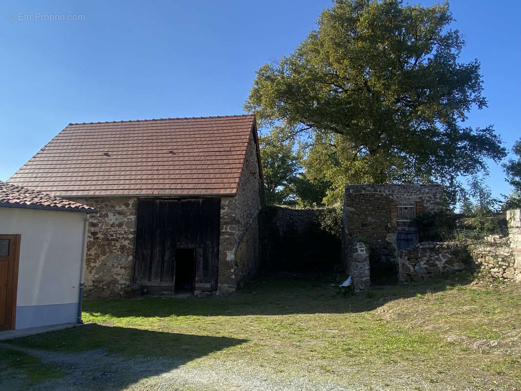 Maison à MAGNAC-LAVAL