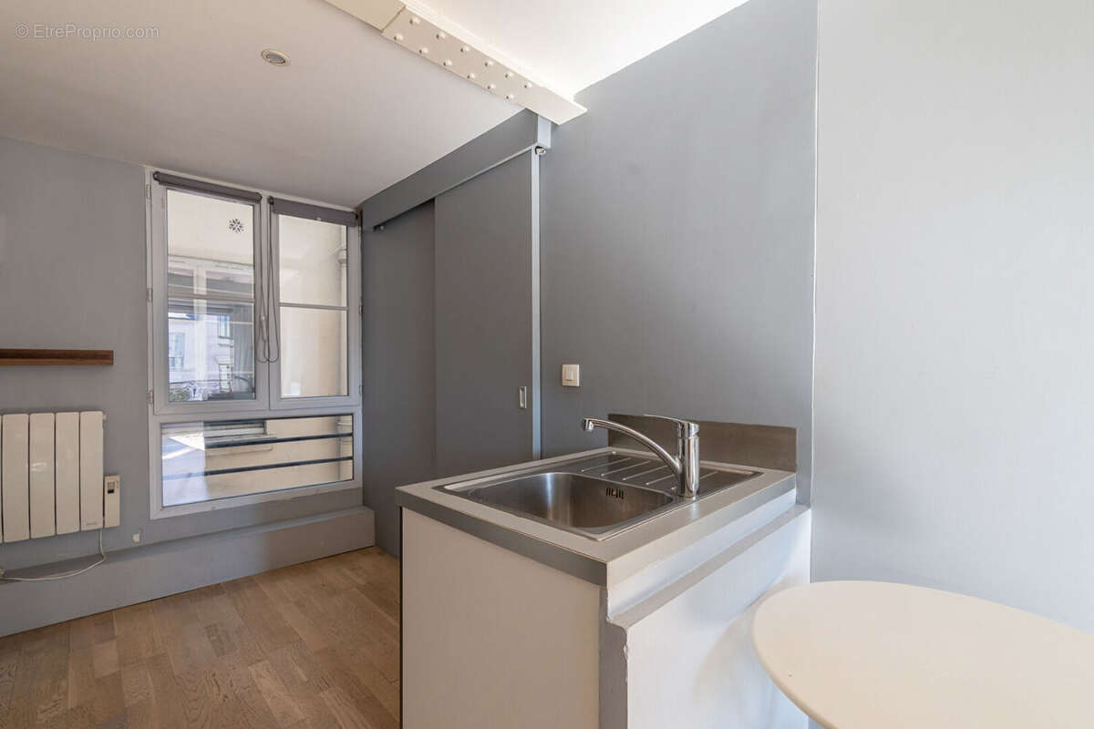 Appartement à PARIS-10E