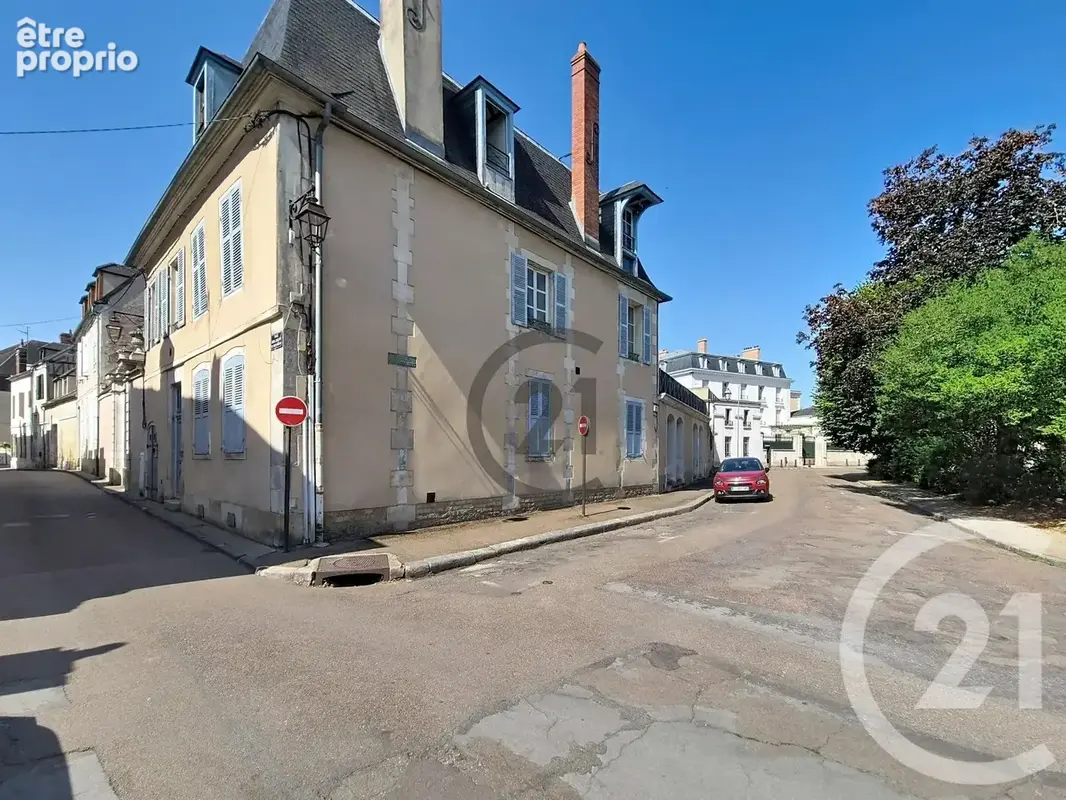 Autre à AUXERRE