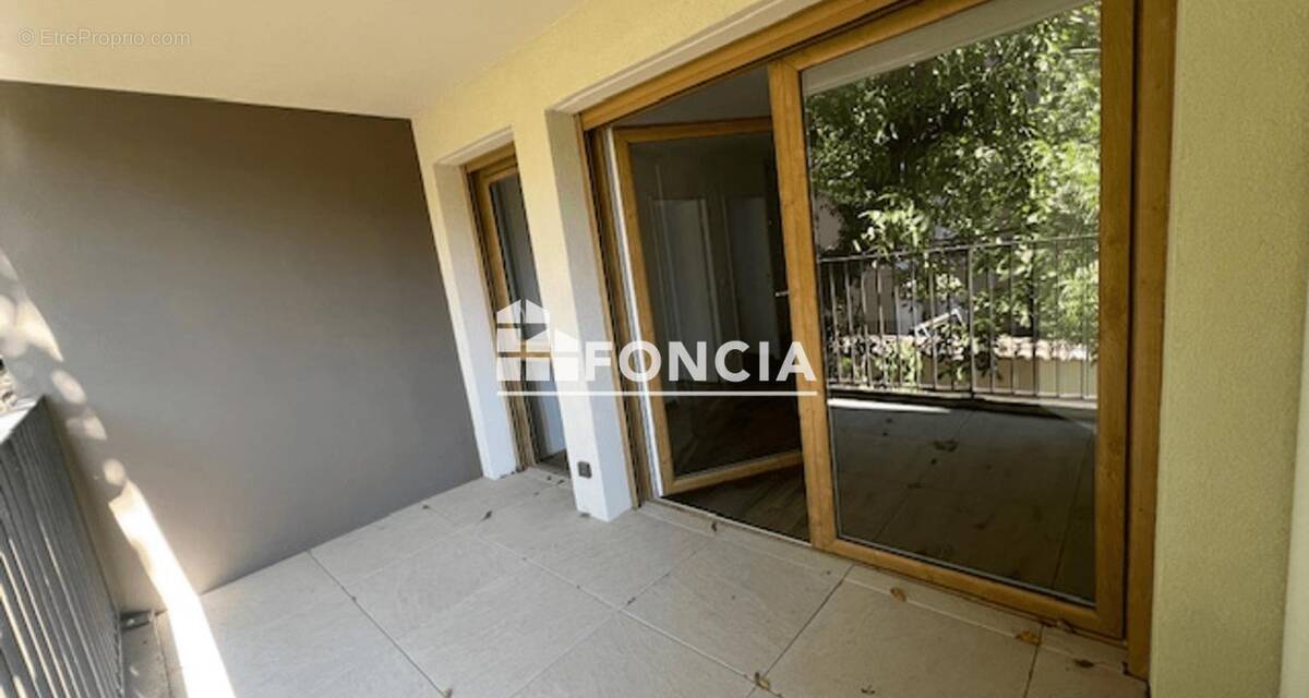 Appartement à MEYZIEU