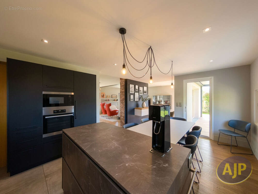 LEGÉ- Villa avec piscine intérieure ! - photo 7