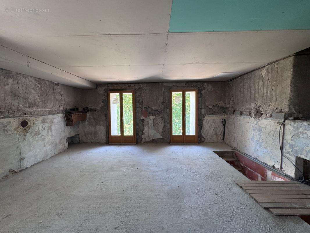 ORPI Crémieu vous propose à la vente cette ancienne dépendance à fort potentiel ! - photo 8