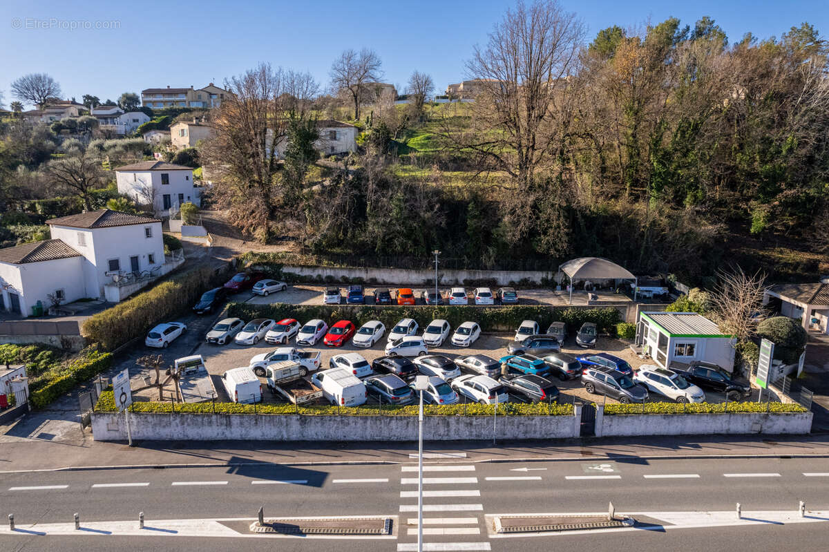 Commerce à LA COLLE-SUR-LOUP
