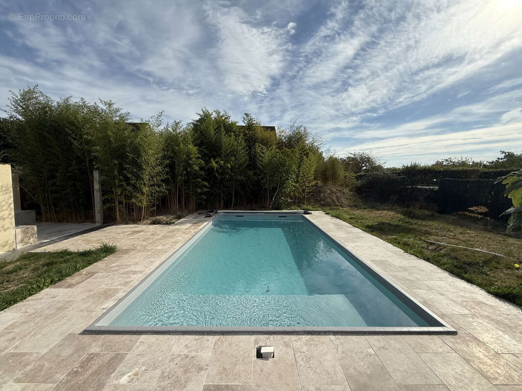 Maison à MONCE-EN-BELIN