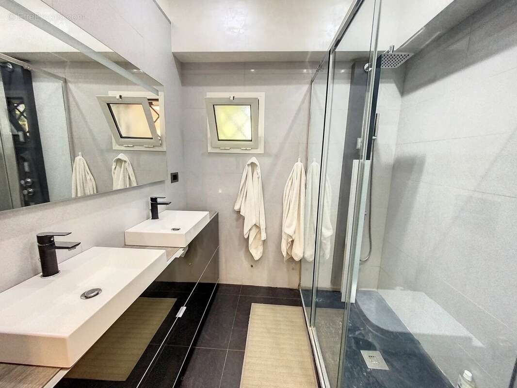 Maison à MANDELIEU-LA-NAPOULE