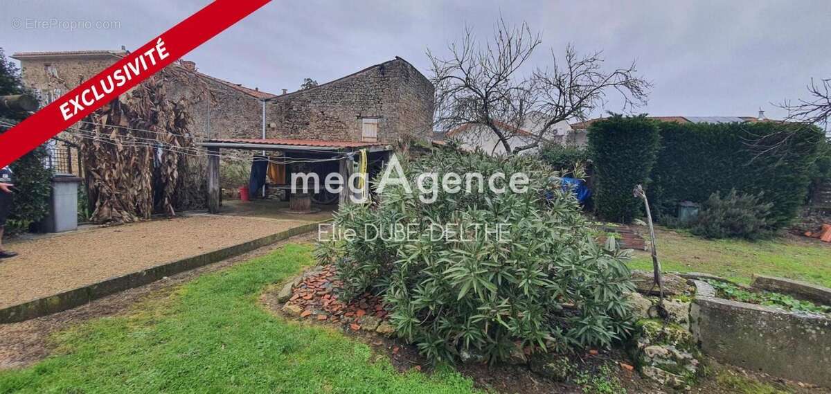 Moutier-sur-Lay en ESCULSIVITE maison en pierres de 170M² environ centre - photo 4