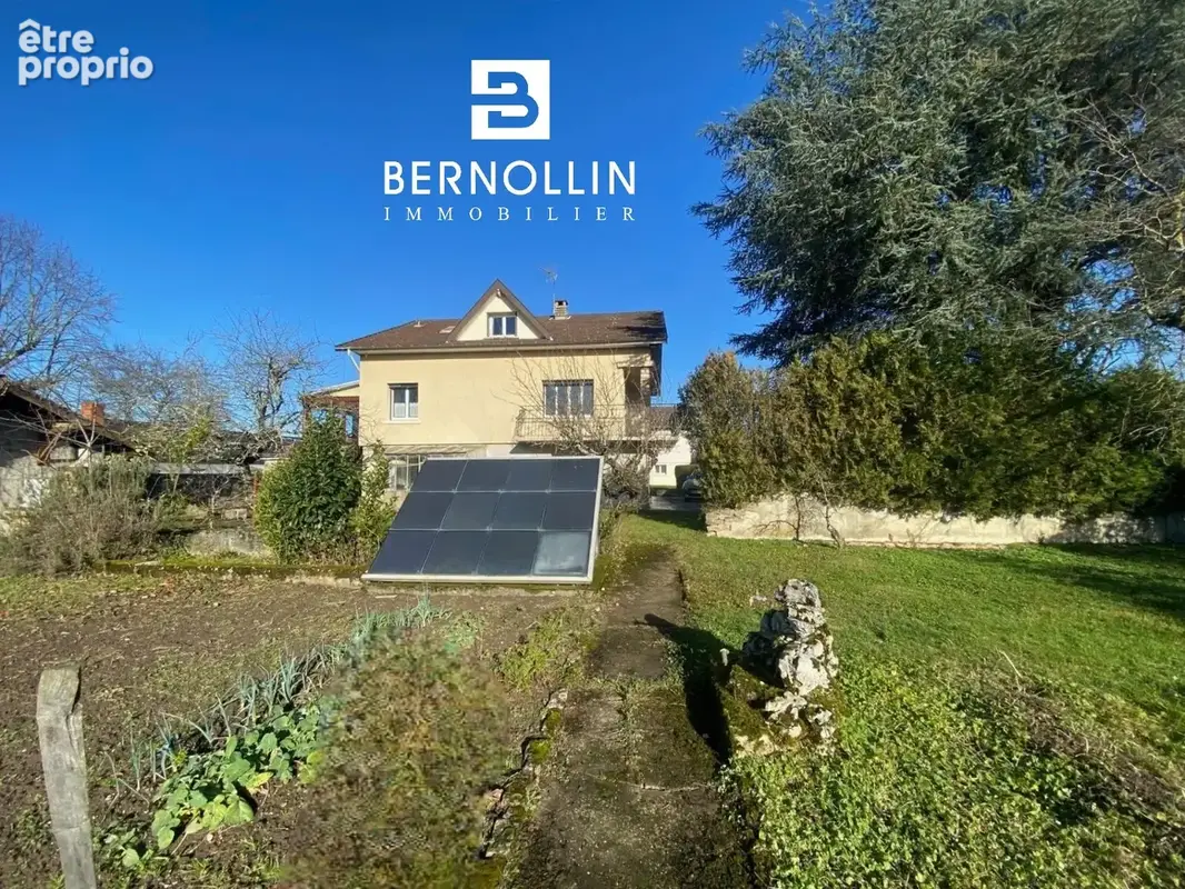 Au coeur du village d'Attignat, Maison familiale de 153 m2 avec fort potentiel sur 2 736 m2 de terrain - photo 12