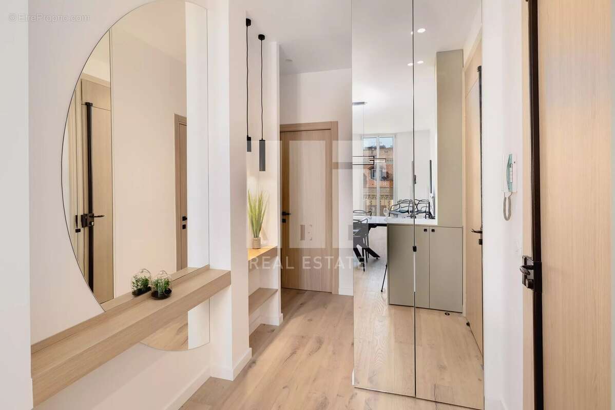 Cannes Centre Ville - Dernier étage - Appartement 4 pièces - photo 3