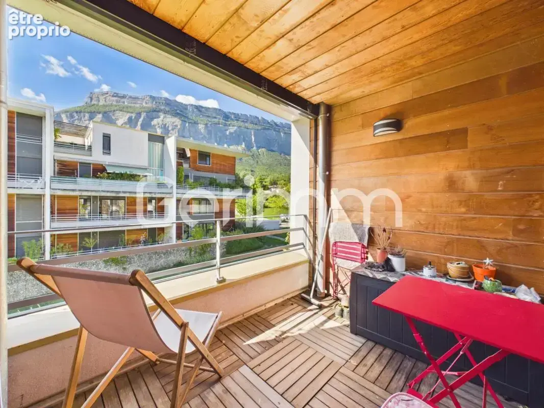 Vente - Appartement - 2 pièces + cuisine - 49 m² - 230 000 € - - photo 5