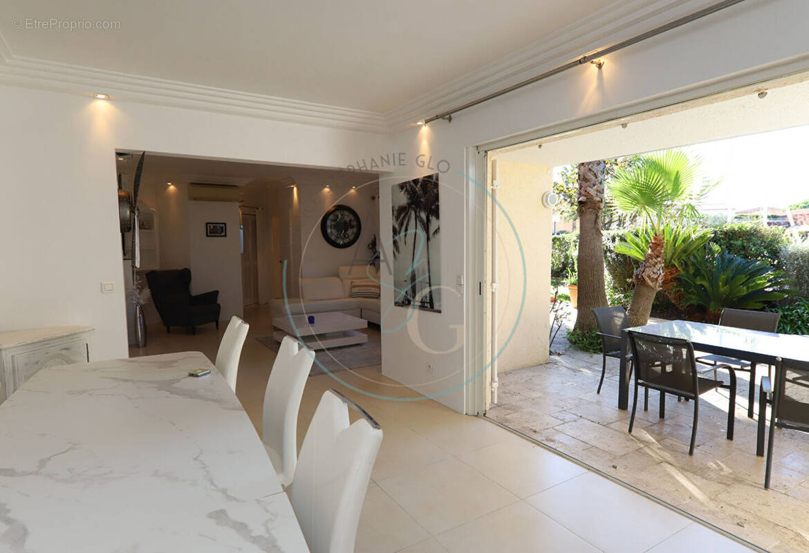 Appartement à COGOLIN