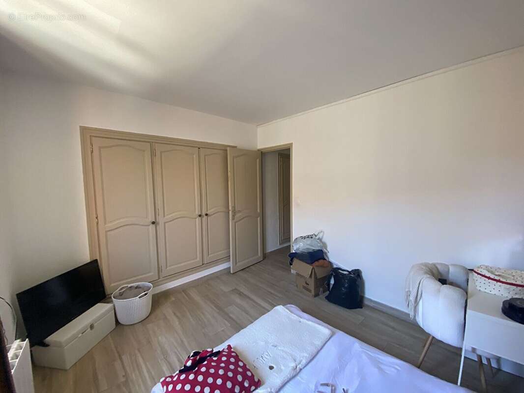 Appartement à L'ISLE-SUR-LA-SORGUE