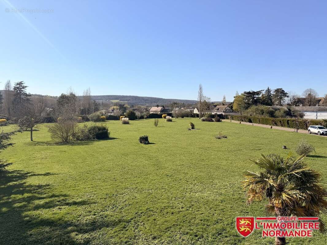 Propriété de caractère de style normand sur plus de 1,4 hectare constructible - photo 3