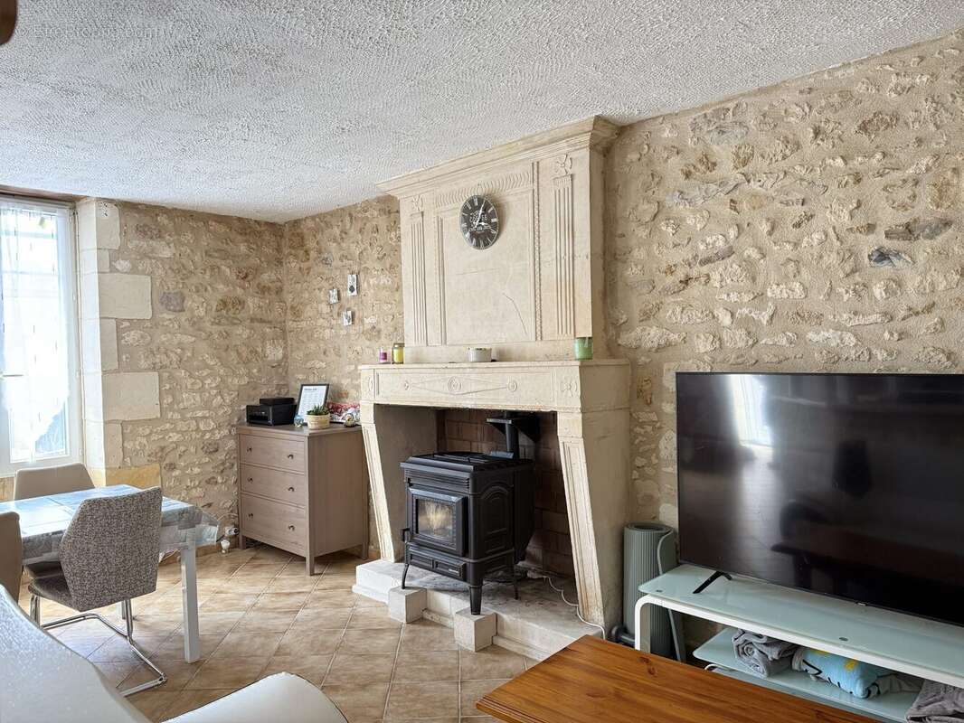 Maison 98 m² à Saint-Andre-De-Lidon  - photo 4