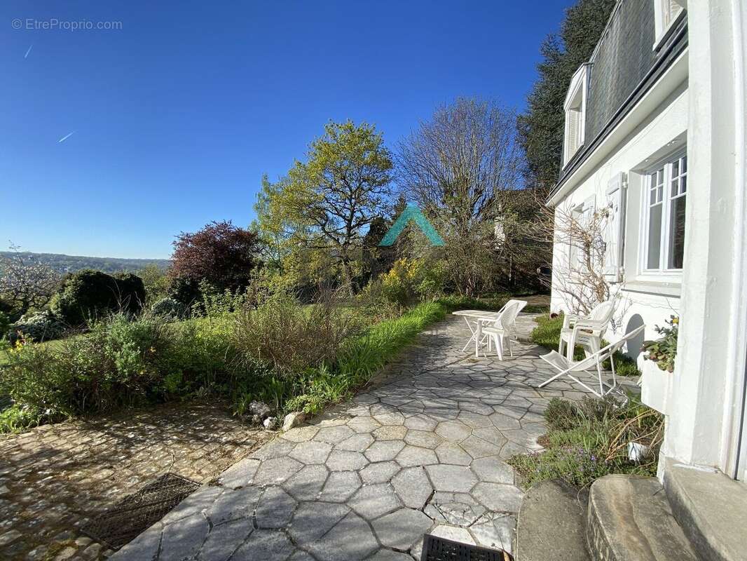 Maison à MAREIL-MARLY