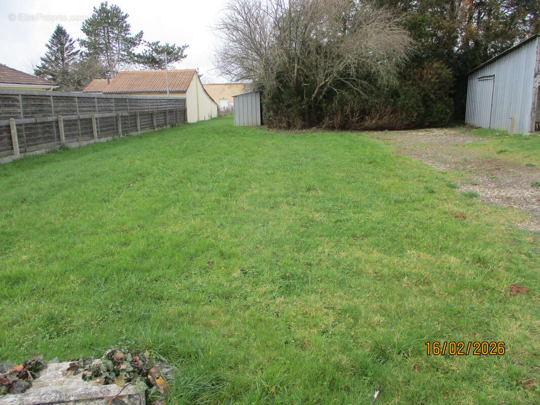 Terrain à CEAUX-EN-COUHE