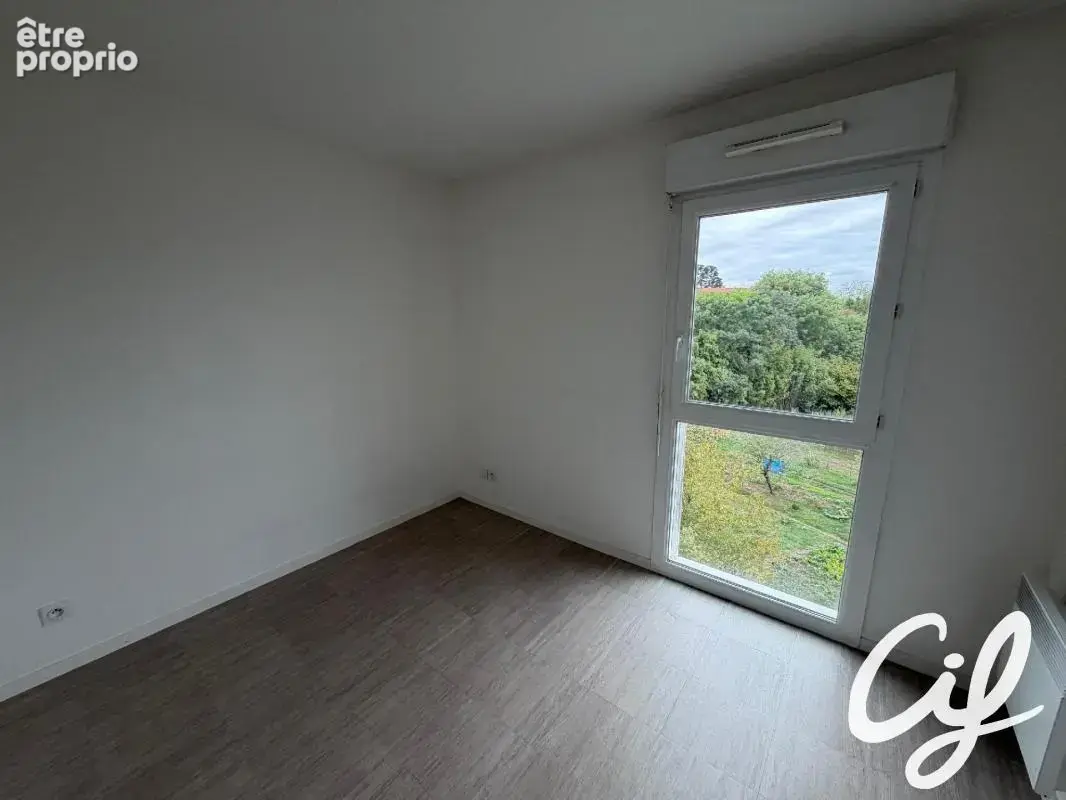 Appartement T3 Le Bourg Sous La Roche - 60.7 m2  138 000 Euros - photo 4