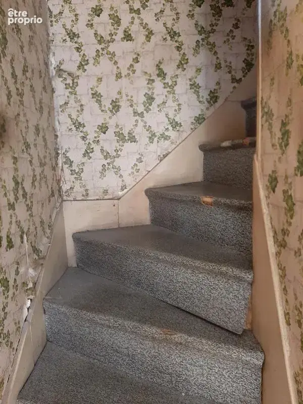 Maison mitoyenne sur 2 niveaux avec potentiel d'agrandissement ou création de logement supplémentair garages et dépendances - photo 8