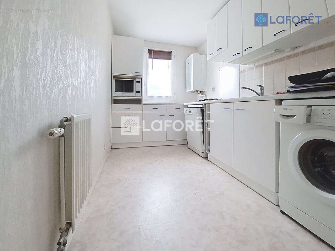 Appartement à SAINT-THIBAULT-DES-VIGNES